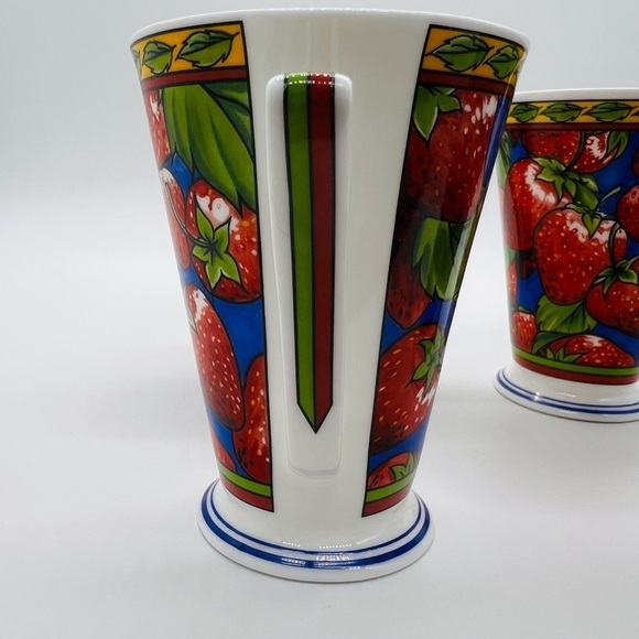 St Michael Strawberry Patterned Mugs - Set of 4 Bone China Made in the UK - Picture 11 of 14